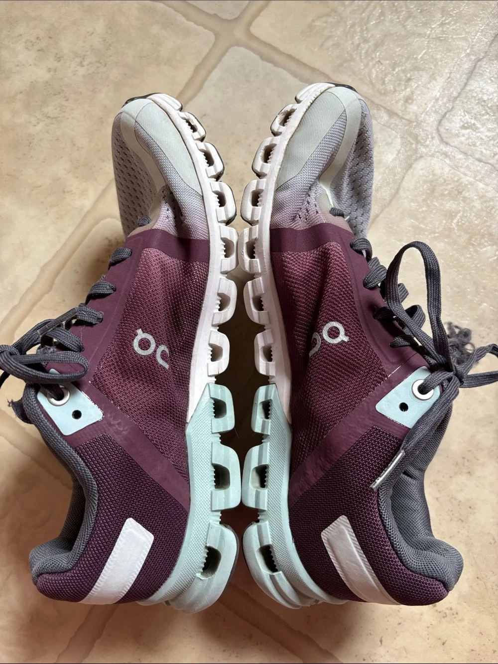 On Cloud Flow Gym Running Shoes Womens Size 7 Mulberry Grey Athletic Swiss